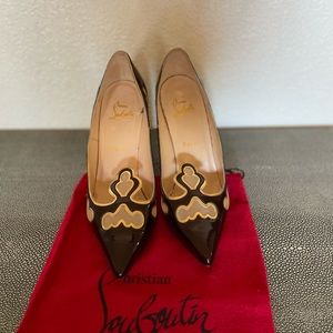 CHRISTIAN LOUBOUTIN Patent Leather
“Indies 100 Pumps”